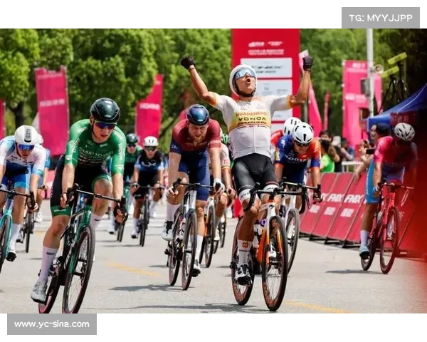 2025环上海新城自行车赛在滴水湖畔精彩收官 展现国际化赛事新风貌